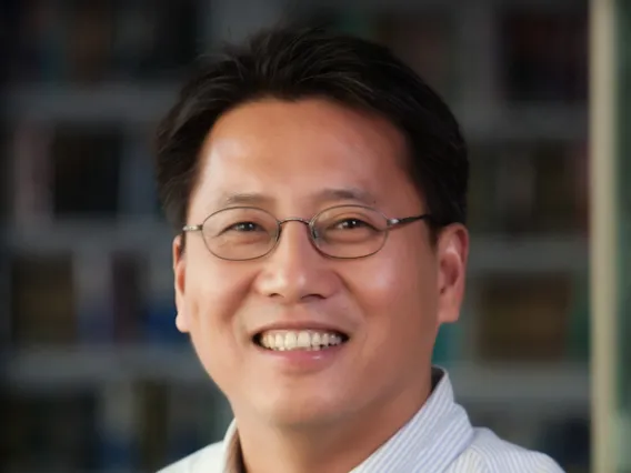 Tim Lian headshot